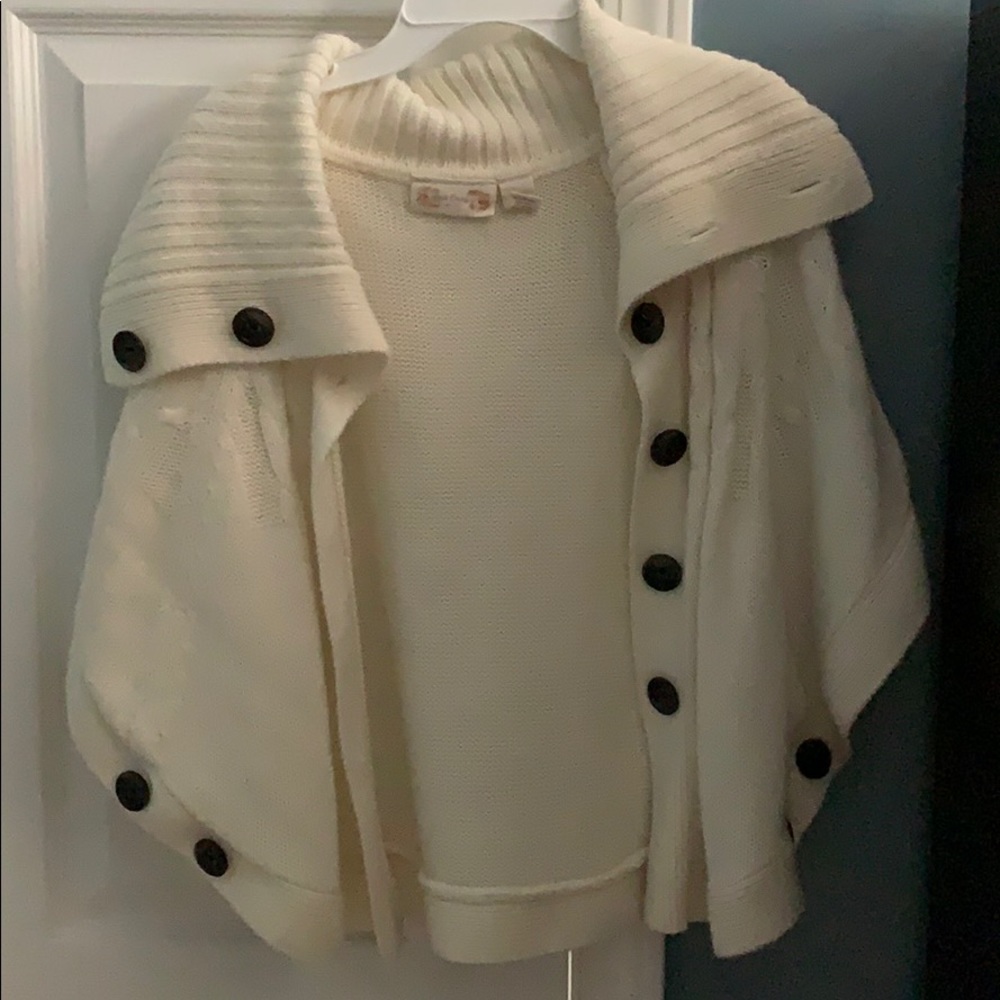 Short sleeved sweater blouse